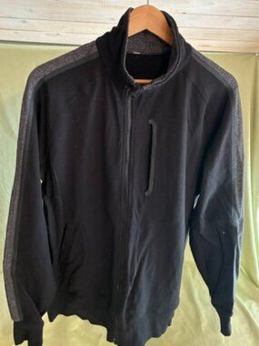 Lululemon men's large black, full zip jacket.